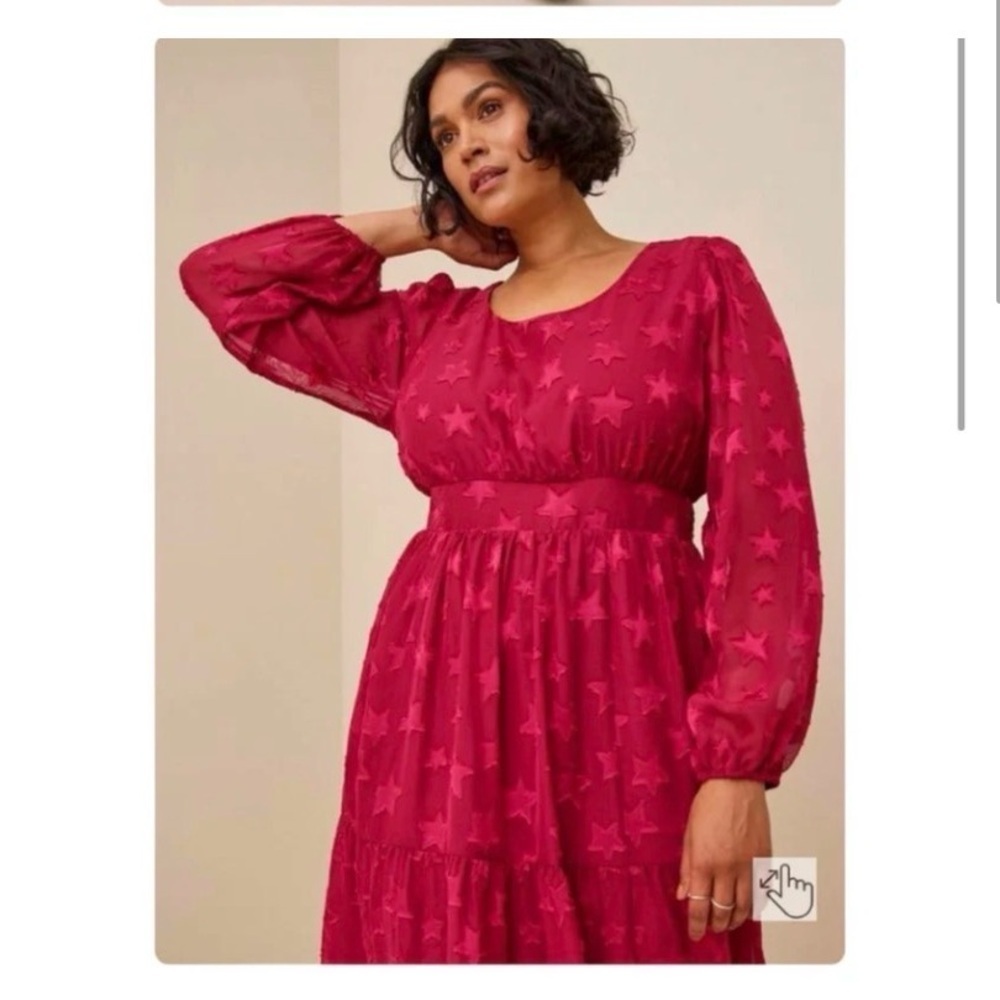 TORRID Magenta Star Tiered Long Sleeve Midi Dress - Picture 3 of 7